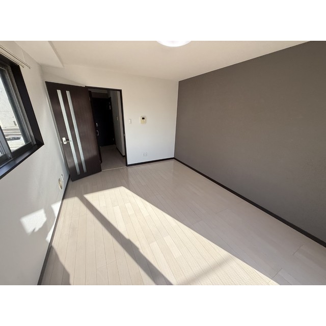 セゾン・ドゥ・ブランシェ千葉中央401号室 リビング