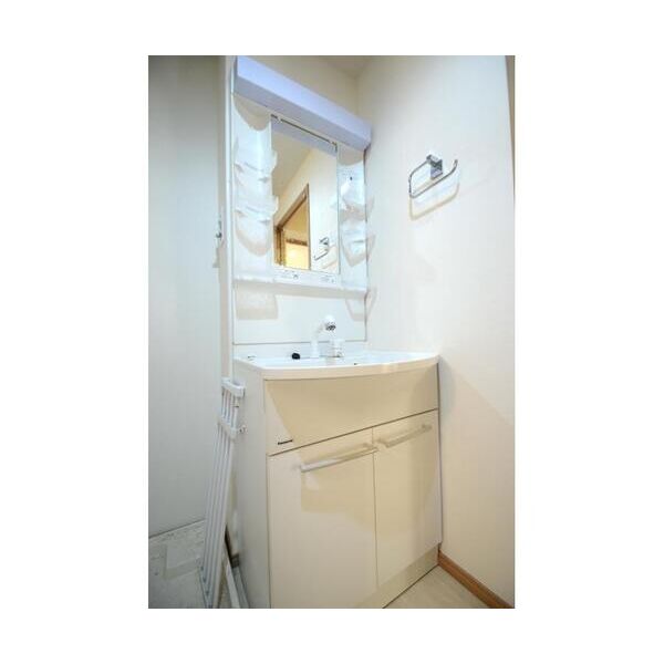 アヴェニュー唐木田 洗面