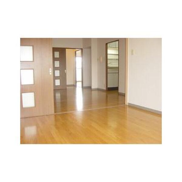 コートビレッジ辻堂307号室 リビング