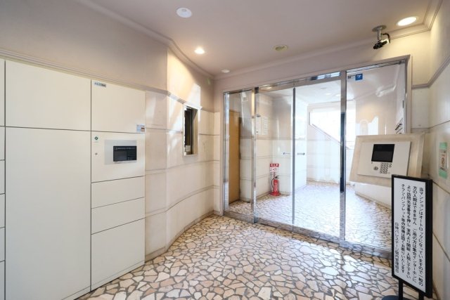 日神パレステージ関内 エントランス