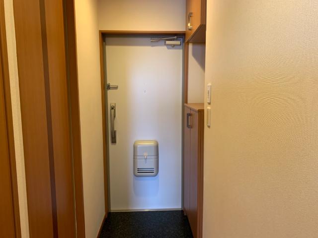 メゾン　ド　ブレホ 玄関