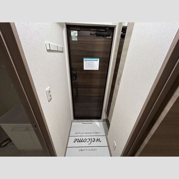 D-ROOM寺町102号室 玄関