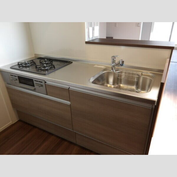 アップルベリーフィールズ302号室 対面式3口ガスコンロ付システムキッチン