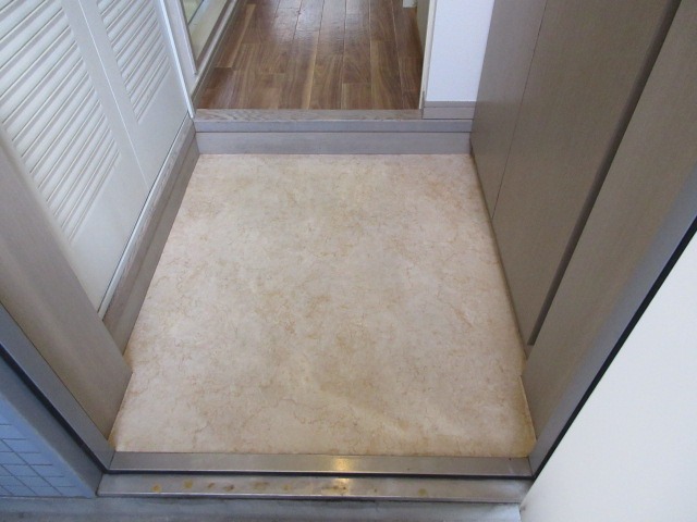 エトワール２１(E-130)3階 玄関