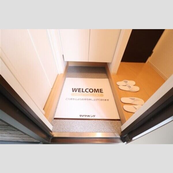 クロスクローバーⅢ103号室 玄関