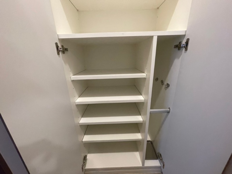 ドムス・スタイル銀座東6階 下足入れ