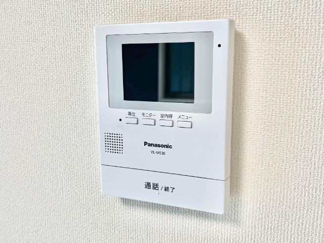 ヴェルジェ101号室 カメラ付インターホン