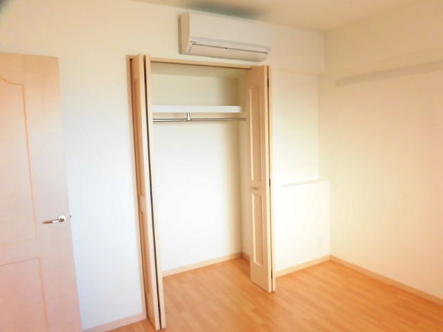 Ａｒｔ　Ｇａｒｄｅｎ　ＹＯＫＯＨＡＭＡ0503号室 収納