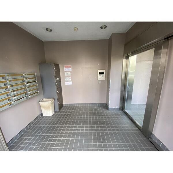 ジュネス中国分 エントランス