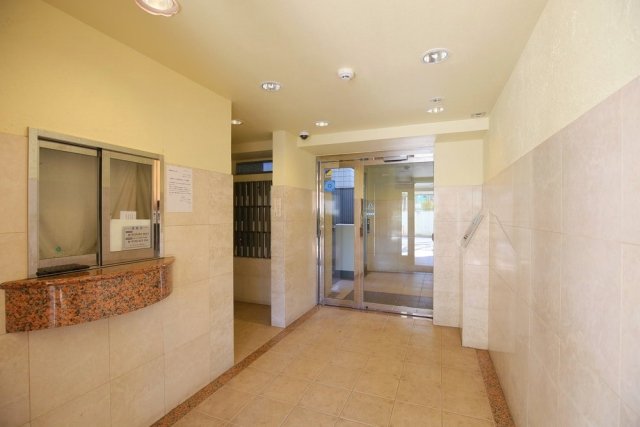 レガリアヒルズ代々木4階 エントランス