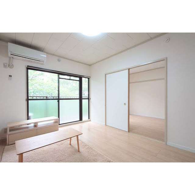 メゾンリヴィエール301号室 奥左洋室