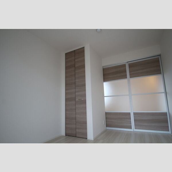 ラウレア六町301号室 洋室②