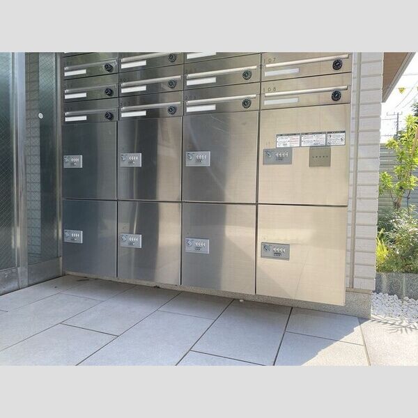 アヴァンス北烏山 ポスト、宅配ボックス