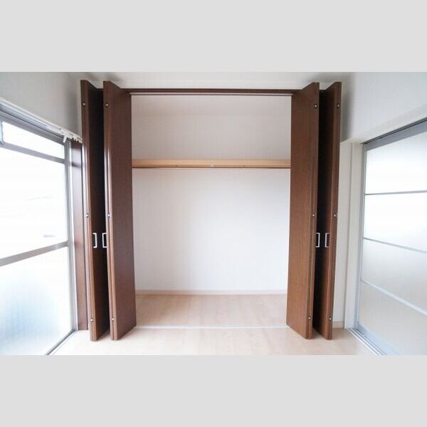 FELIZ一橋学園301号室 収納