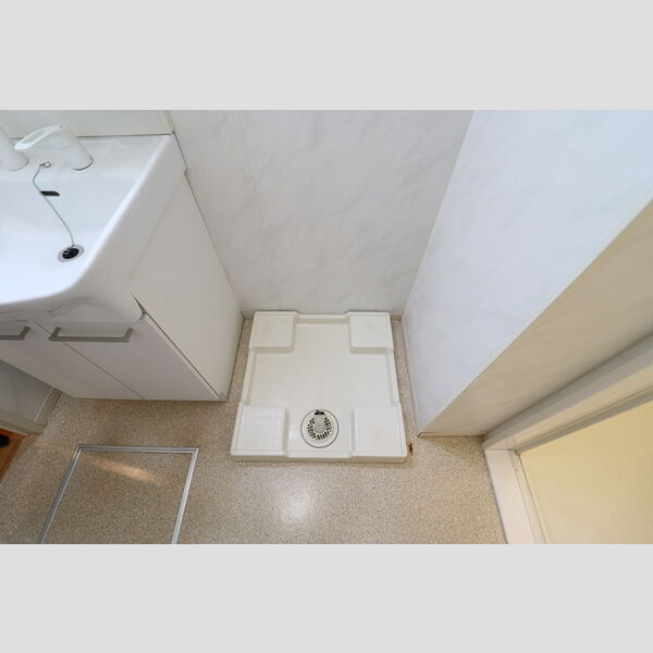 ヴェルデ神明町102号室 室内洗濯機置き場