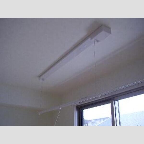 ラエティティア101号室 室内物干