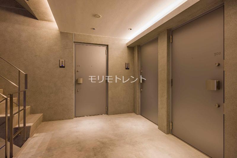 アトリオフラッツ清澄白河1階 階段ホール