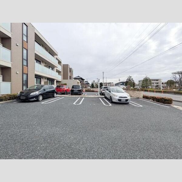 シャルマン 駐車場