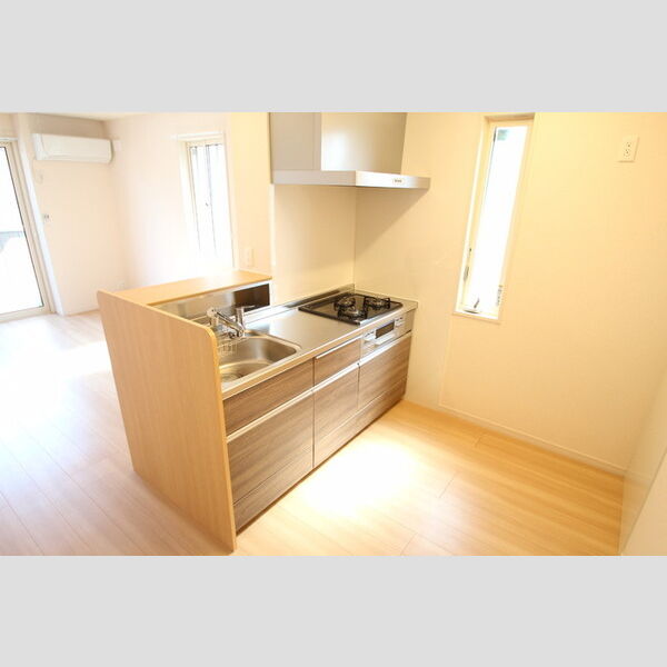 クレールⅧ203号室 キッチンはグリル付き3口ガスコンロ付き