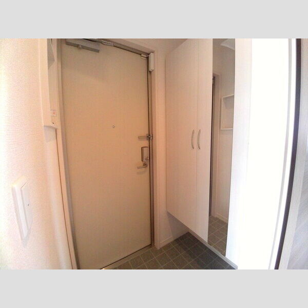 オリーブ302号室 玄関