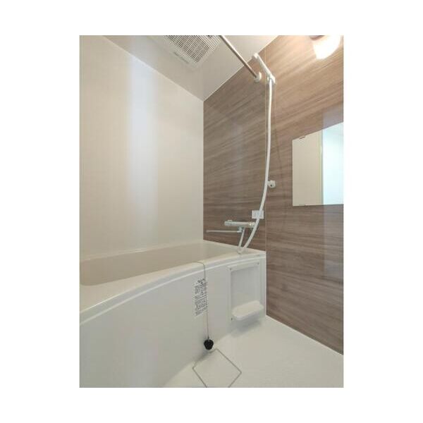 ブルーライトヨコハマ302号室 お風呂