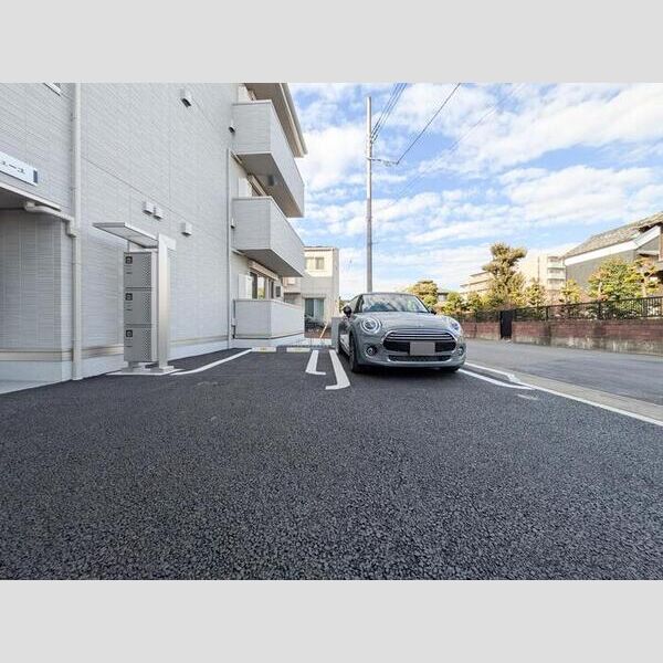 メルヴェーユ 駐車場