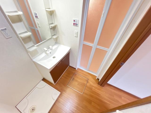 モデルナ103号室 脱衣所