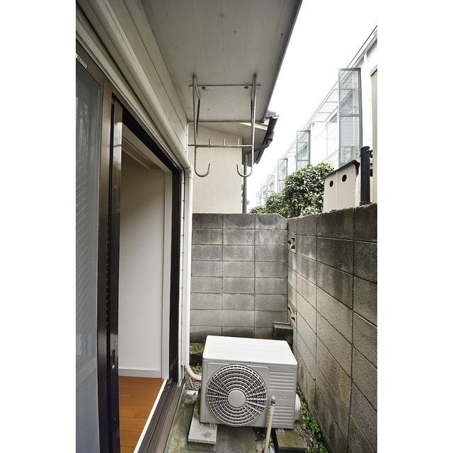 ウイングコート上祖師谷1階 玄関