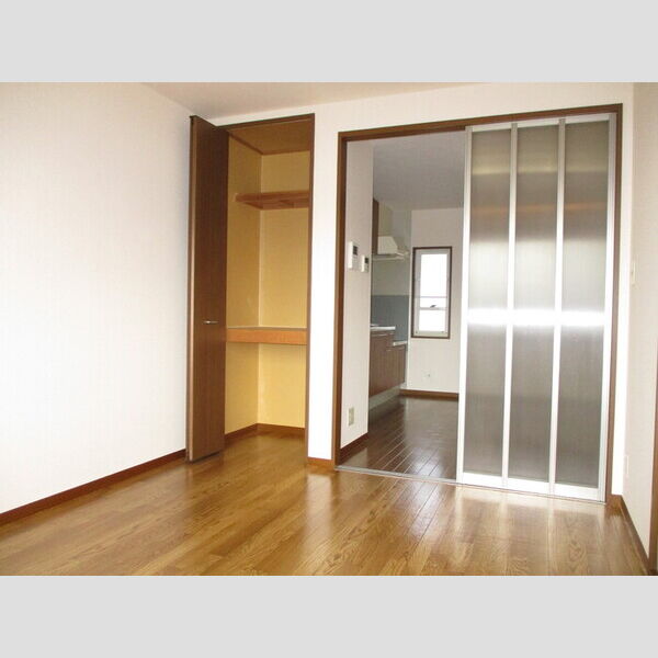 ルミエール　Ⅰ202号室 Ⅰ202(洋室からダイニング)