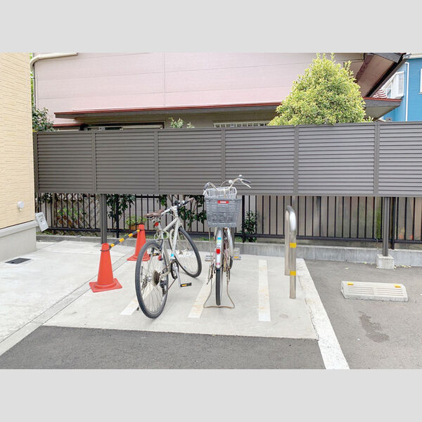 ルミナス 駐輪場