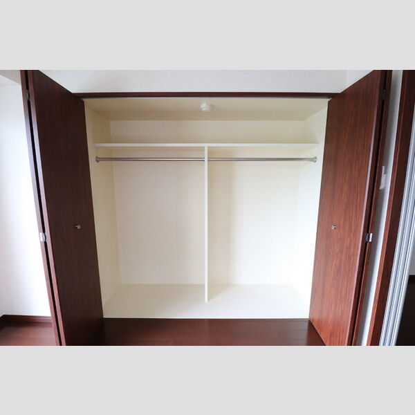 ノーブルヒルズ1005号室 クローゼット