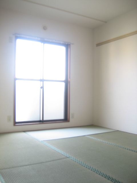 引地台ハイツ0102号室 和室　※別号室の参考写真です(現況優先・仕様違いの場合あり)