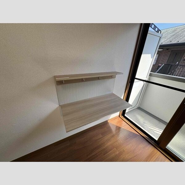 学遊館205号室 ワークデスク