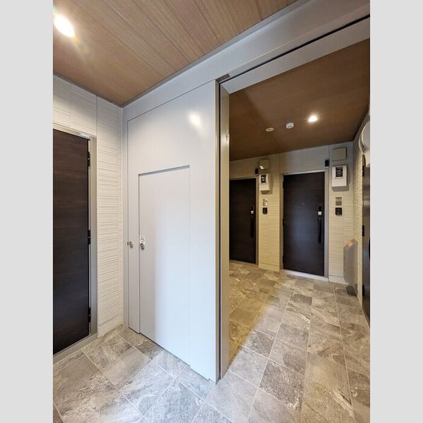 ロイヤルレジデンスⅢ ロビー