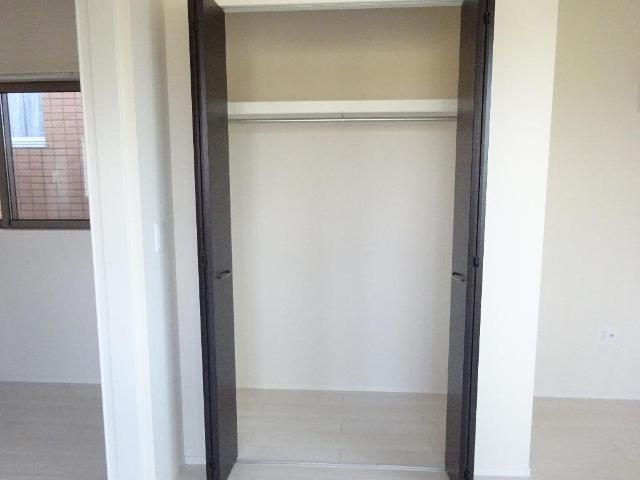 グランチェスタ203号室 クローゼット（イメージ）