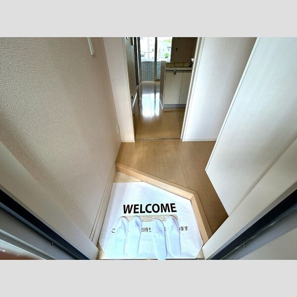 アニバーサリー103号室 玄関