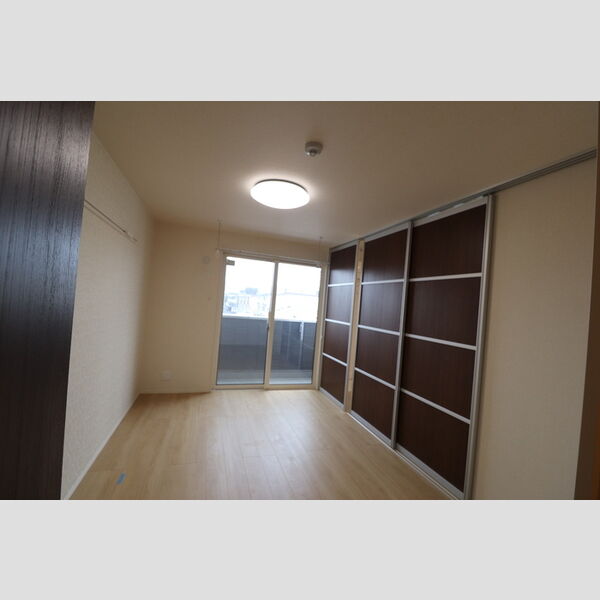 エスタシア風210号室 洋室