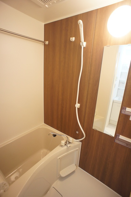 ラウレア千葉中央0102号室 バス・トイレ別