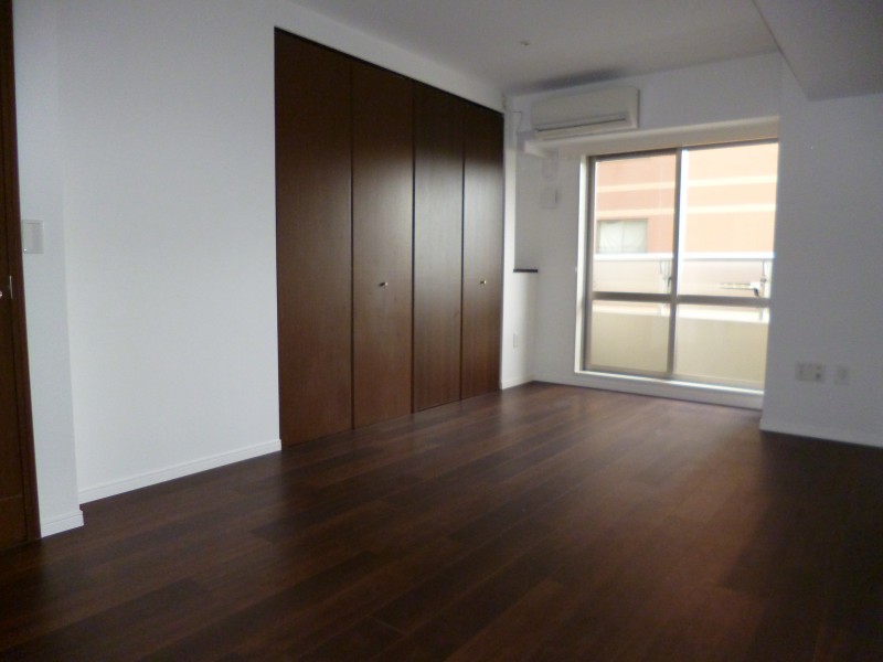 河田町ガーデン１号棟2階 リビング