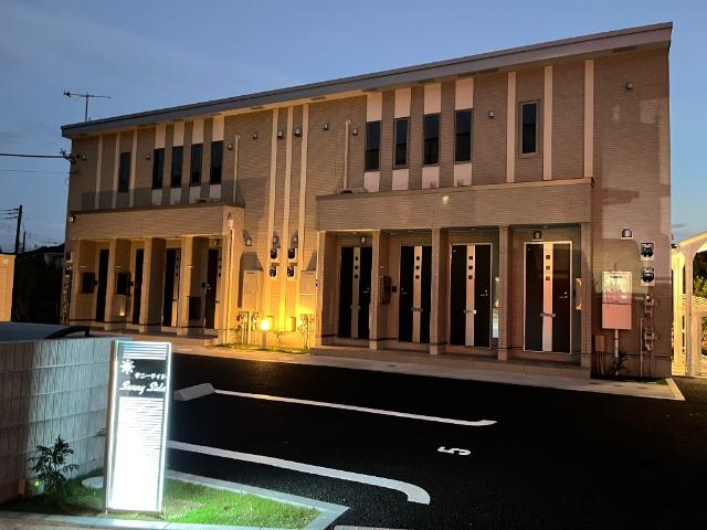 サニーサイド103号室 外観写真（夜）