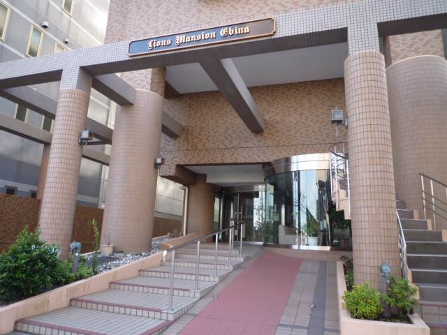 ライオンズマンション海老名3階 高級感漂うエントランス　オートロック完備