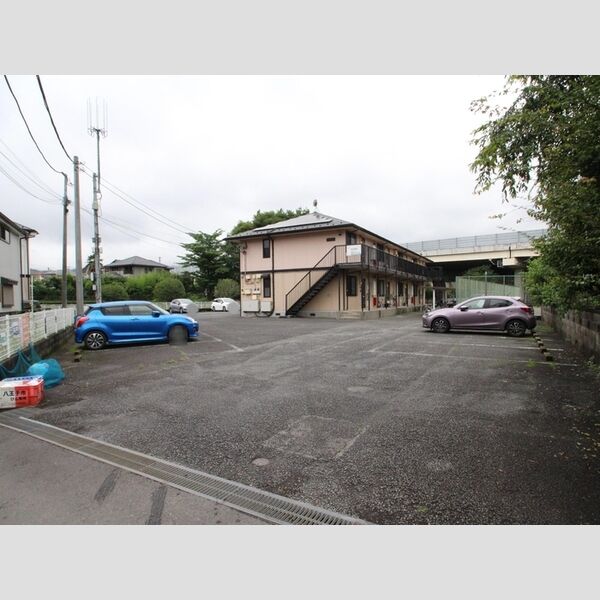 ファミールコート101号室 駐車場