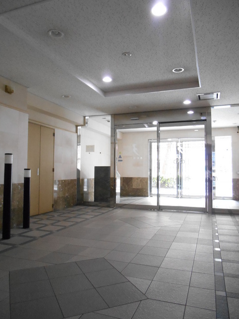 ベスト伊勢佐木長者町4階 ロビー