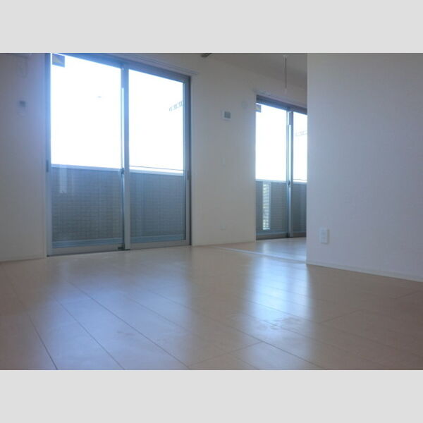 ウェルデンス幕張301号室 リビング