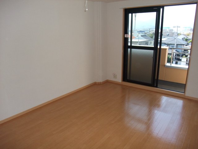 ローザ　オノモン105号室 洋室