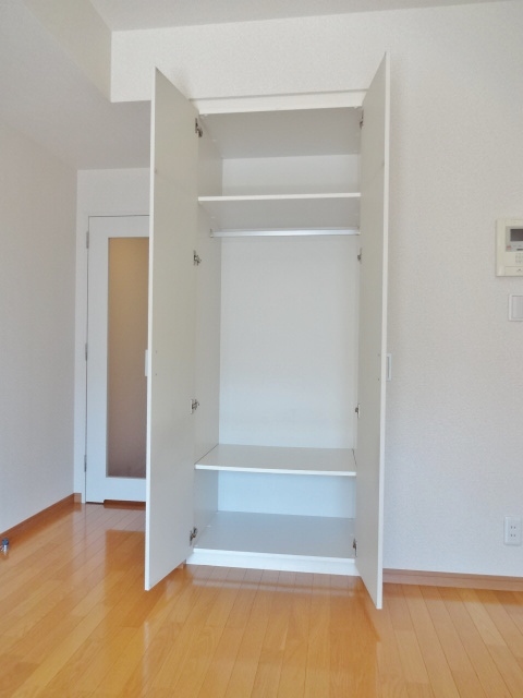 エルフレア三鷹0404号室 棚付きクローゼット