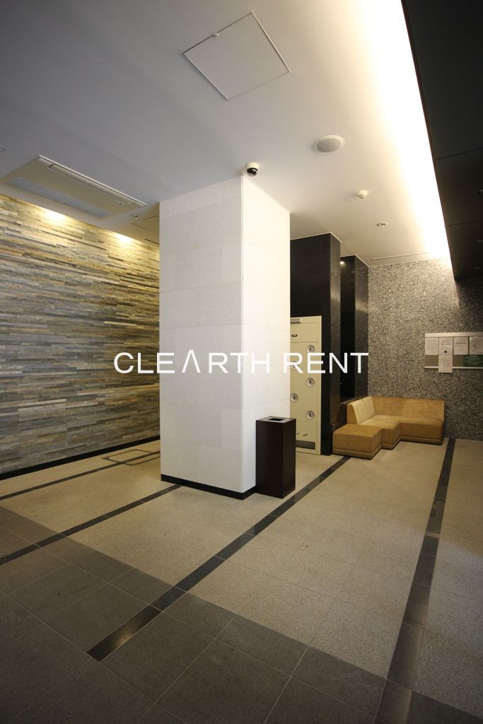 コンシェリア虎ノ門＜ＴＯＫＹＯ ＰＲＥＭＩＵＭ＞5階 天井が高く開放的なエントランス