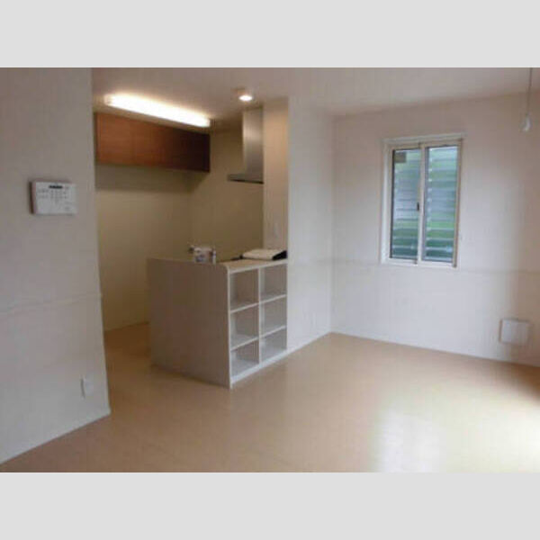 ハイフィールド　C 102リビング(カウンター収納付き)