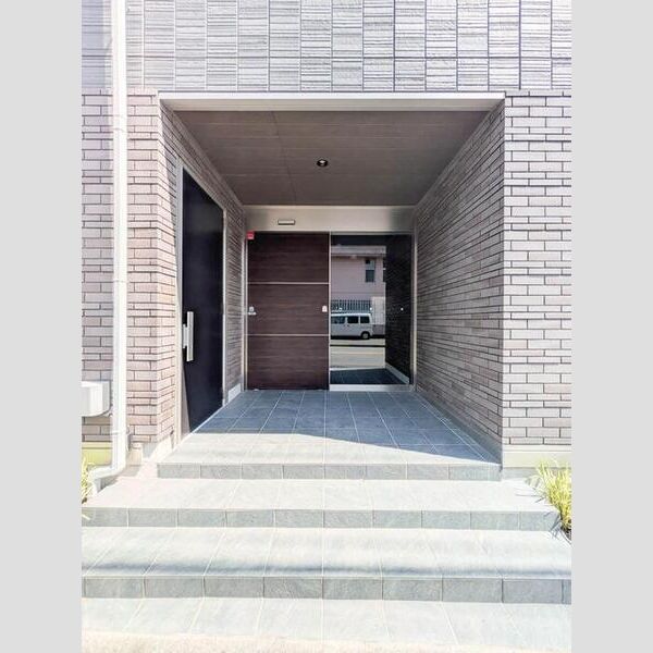 Laffinage105号室 エントランス