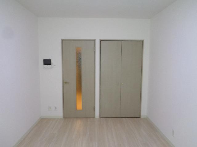 ガーデンヒルズ中山(K-048)4階 居室、リビング